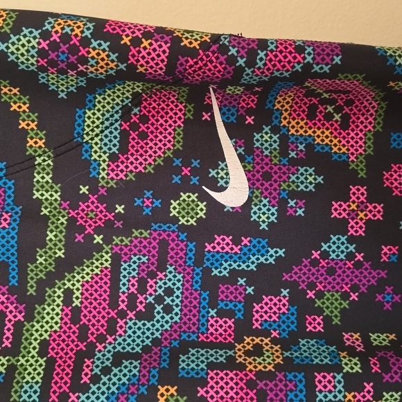 Nike Fast Future Femme pixel Dri-Fit leggings - Picture 4 of 6